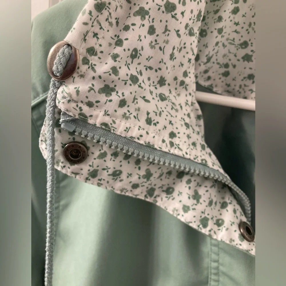 Light Green Women's lightweight spring/summer Jacket - Picture 4 of 5